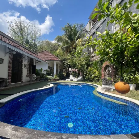 Attara Hostel Senggigi