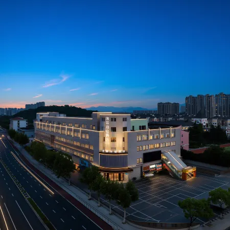 EZ Boutique EZBoomtel Hotel (Ningbo Yuyao Railway Station Yangming Ancient Town)