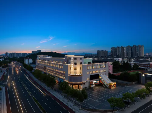 EZ Boutique EZBoomtel Hotel (Ningbo Yuyao Railway Station Yangming Ancient Town) - 3-Star
