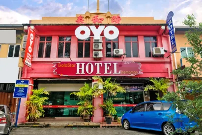 OYO 850 Gold Star Hotel