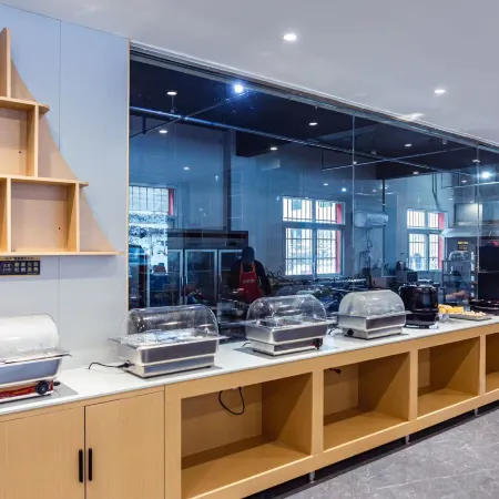 Urban Convenience Hotel (Li County Bipenggou Scenic Area Li Xiaolu Branch)
