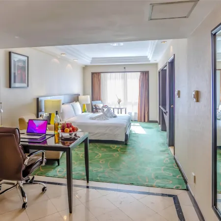 Guo Ji Yi Yuan Hotel Отели рядом с достопримечательностью «Дунчэн»