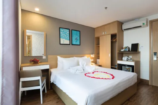Smile Hotel Nha Trang Отели рядом с достопримечательностью «Пляж Нха Транг»