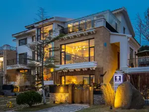 Floral Hotel· Pinghuai Hotel(Grape Beach Sea Bath Shop)