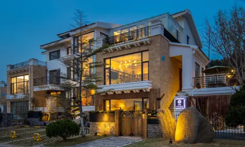 Floral Hotel· Pinghuai Hotel(Grape Beach Sea Bath Shop)
