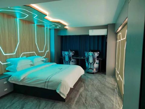 Miho Hoshi esports Hotel