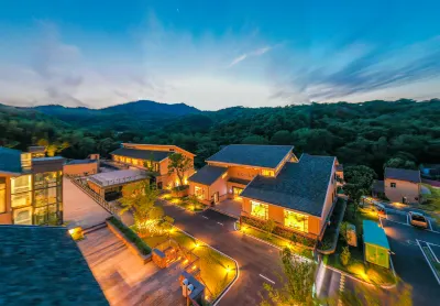 Yunjiang Yunli An'ao Yunxi Shanshe Hotels near Lujiang Railway Station