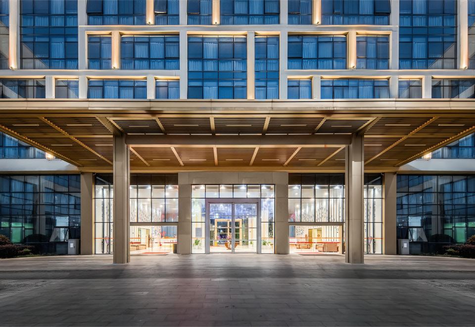 Golden Luck Hotel DalianOver view