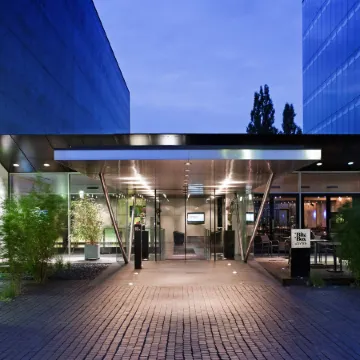 INNSiDE by Meliá Düsseldorf Seestern Отели рядом с достопримечательностью «Фрайцайтпарк Гердт»