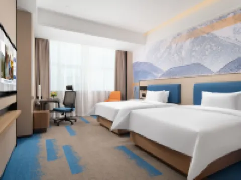 トルファン ハンプトンbyヒルトン ホテル トルファン市のホテル