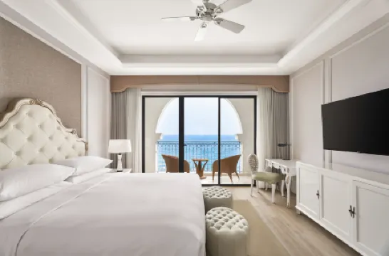 Sheraton Phu Quoc Long Beach Resort Отели рядом с достопримечательностью «Grand World Phu Quoc»