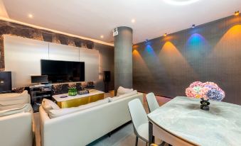 L Attitude Hotel (Zhongshan Xingzhong Square Pedestrian Street)
