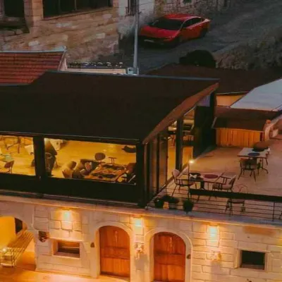 Tale Cave Inn Hotels near Wish Hill