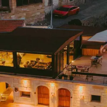 Tale Cave Inn