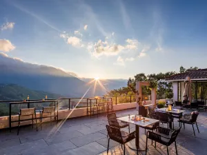 Yinmo Resort Hotel (Longji Terrace)