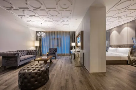 Crystal Orange Hotel Guiyang Huaxi Отели рядом с достопримечательностью «Guiyang College of Humanities and Technology (University Town Campus)»