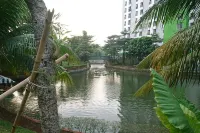 Apartment Green Lake View Ciputat by Celebrity Room