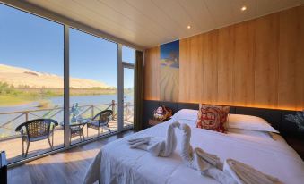 Yulong Shahu Container Hot Spring Hotel