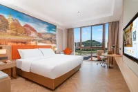 Vienna Hotel (Guangyuan Cangxi Branch) - parking