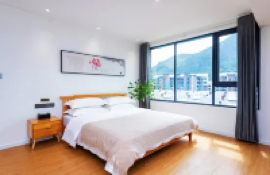 Under the Rose Tree · Garden Homestay (Reed Flute Rock Scenic Area)