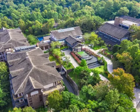 Wuzhishan Yatai Rainforest Hotel Hotels in Wuzhishan