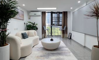 Breeze Mixc Homestay (CR Mixc City Branch)