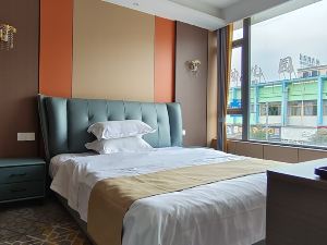 Yilong Fulide Hotel