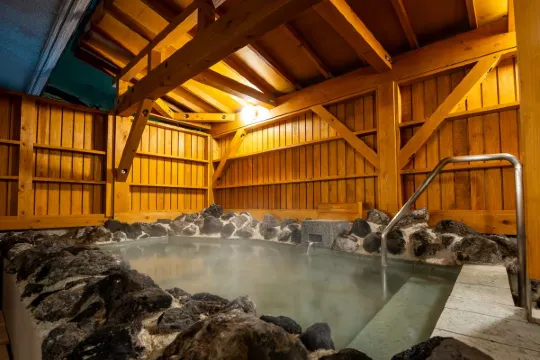 草津一泊二食, 龜乃井酒店-草津湯畑