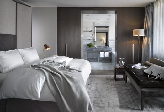 앰블럼 호텔 아늑한 객실