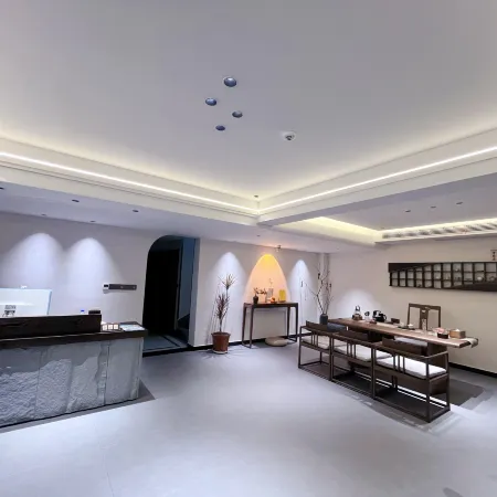 Jiuhuashan Huating Homestay (Roushen Baodian)
