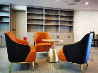 Yak Holiday HotelHoliday Hotel (Hongyuan Silver Pearl Square Branch)