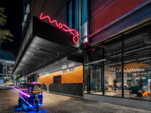 Moxy Bangkok Ratchaprasong by Marriott