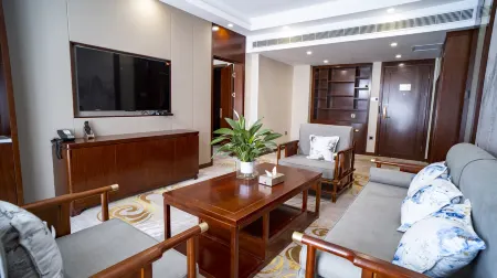 Dunhuang Huandong International Hotel Отели рядом с достопримечательностью «Dunhuang Ancient City»