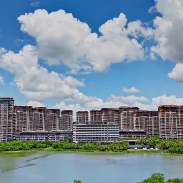 Narada Resort Hotel Sanya Pleasant Bay Отели рядом со станцией Yalongwan Railway Station