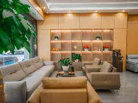 Hongcheng Wisdom Hotel (Wenshan Yiran Plaza Branch) - 2-Star