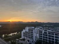 Yueya Fengjing Hotel (Shangrao Wuyuan Cultural Square Landscape Bridge) - بار