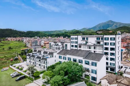 Shiyue Bay Hot Spring Homestay