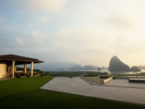 Beyond Skywalk Nangshi Hotels in Takua Thung