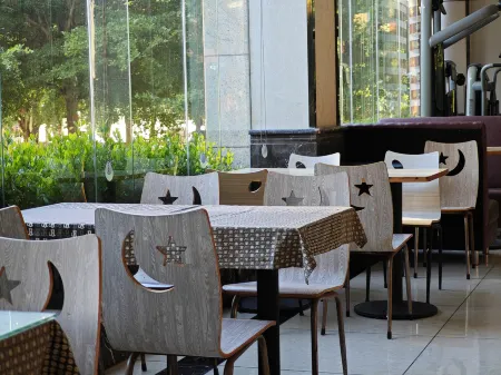 Qjia Ledong Xiangrui Seaview Business Hotel (Longmuwan Branch)