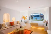 Lugu Lake Yinman · Lake View Star Sky Theme Resort