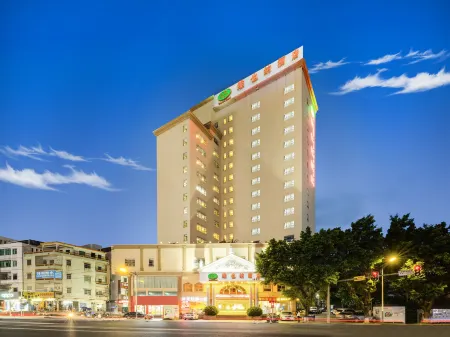 Vienna Hotel (Huizhou Huiyang Sports Exhibition Center Danshui Old Town)