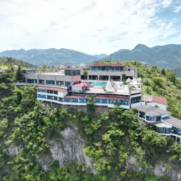 CLIFF HOT SPRING HOTEL