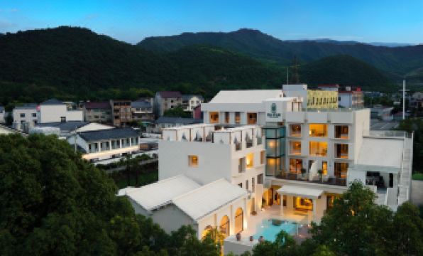 Yishe Savanna Beach Pool Resort | Wabi-sabi Beautiful Stay (OMG Heartbeat Paradise Branch)