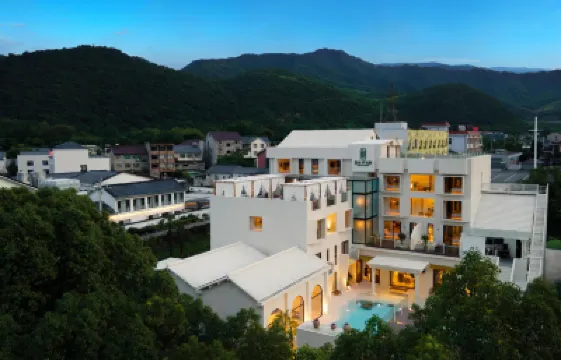 桐廬壹舍·薩瓦呢民宿（OMG心跳樂園店） 鄰近瑤琳仙境的酒店