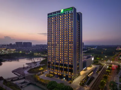 Holiday Inn Kunshan East Hotel in zona Chenxi Park