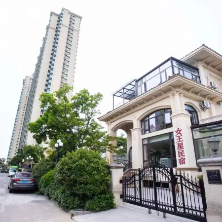 Queen's Star Hotel