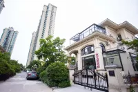 Queen's Star Hotel