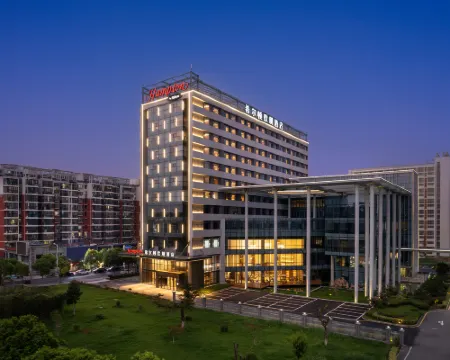 แฮมป์ตัน บาย ฮิลตัน เจิ้นเจียง โรงแรมในเจิ้นเจียง