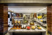 Fenghuang Story Hotel (Tuo River, Hongqiao Bridge, Ancient Town Center) - parking
