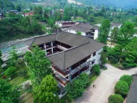Jiangnanyi Manor Hotels near Luojia Millstone